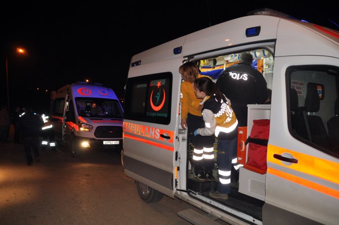 Edirne'de alkollü sürücü tarlaya uçtu: 2 yaralı