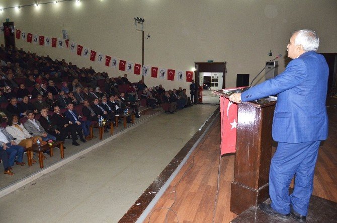 Tarihçi-yazar Mustafa Turan’dan Anlamlı Konferans