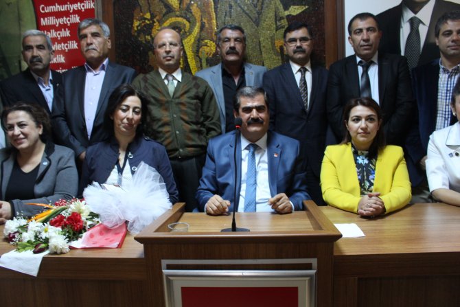 CHP Gaziantep İl Başkanlığına seçilen Hayri Sucu görevi devraldı