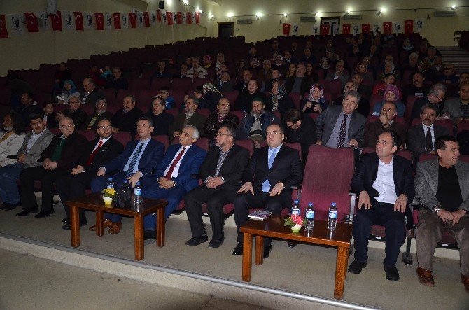 Tarihçi-yazar Mustafa Turan’dan Anlamlı Konferans