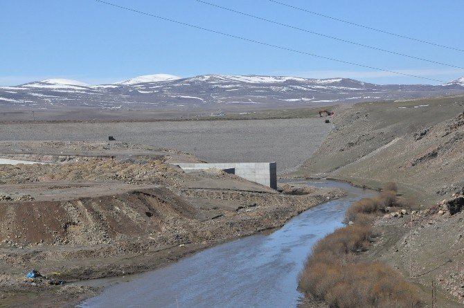 Kars Barajı’nda Çalışmalar Sürüyor