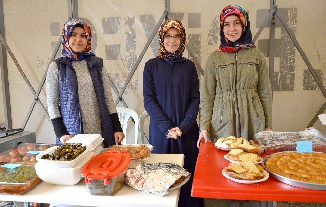 Erciyes Üniversitesi Öğrencilerinden Örnek Davranış