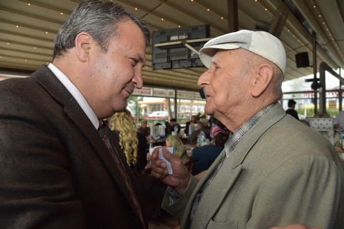 Başkan Çerçi, Yaşlıları Yemekte Ağırladı
