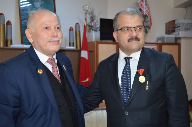 Zonguldak'ta okul müdürü, 101 yıl sonra dedesine ait istiklal madalyasını aldı