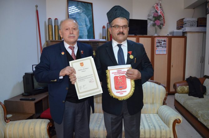 Zonguldak'ta okul müdürü, 101 yıl sonra dedesine ait istiklal madalyasını aldı