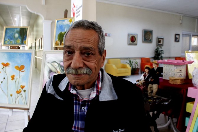 12 Eylül darbe bildirisini okuyan Mertcan: Bana ilaç vermesinler, dost versinler