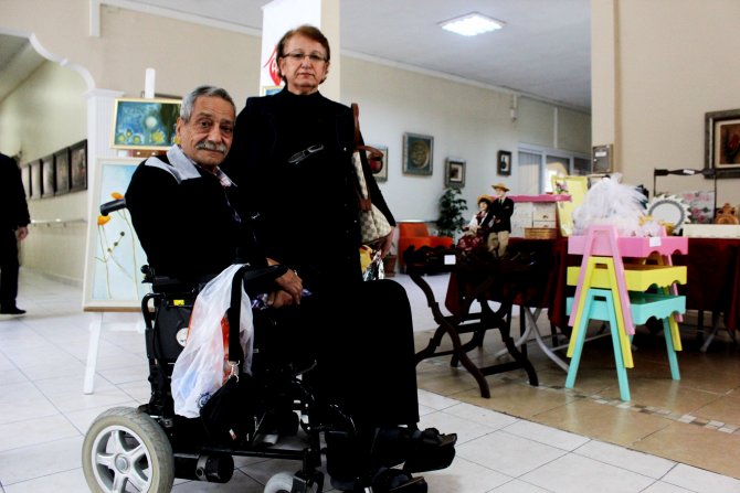 12 Eylül darbe bildirisini okuyan Mertcan: Bana ilaç vermesinler, dost versinler