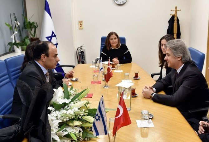 Başkan Demircan, İran Ve İsrail Başkonsolosluklarına Taziye Ziyaretinde Bulundu
