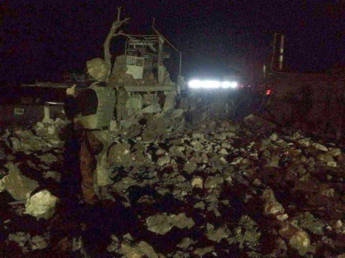 Diyarbakır’da Karakola Bomba Yüklü Araçla Saldırı: 2 Şehit, 12 Yaralı
