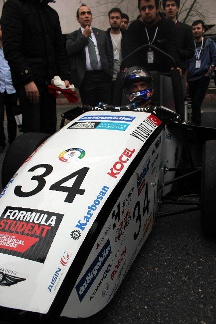 Dünya Şampiyonu Sofuoğlu’ndan “Yerli” Formula Aracı İle Drift Şov