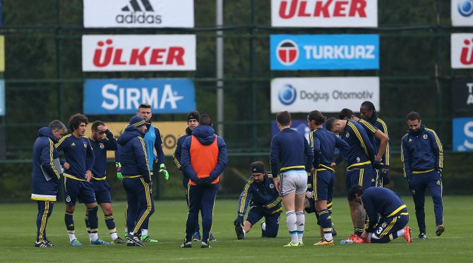 Fenerbahçe çalışmalarını sürdürüyor