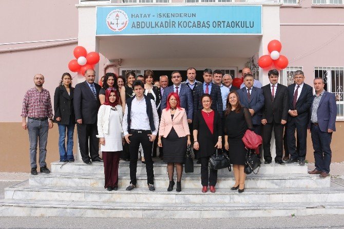 Hataylı İş Kadınından Okula Bilim Araştırma Laboratuvarı