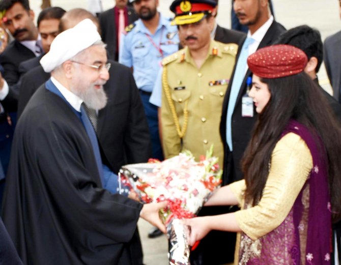 İran cumhurbaşkanı Ruhani Pakistan’a geldi