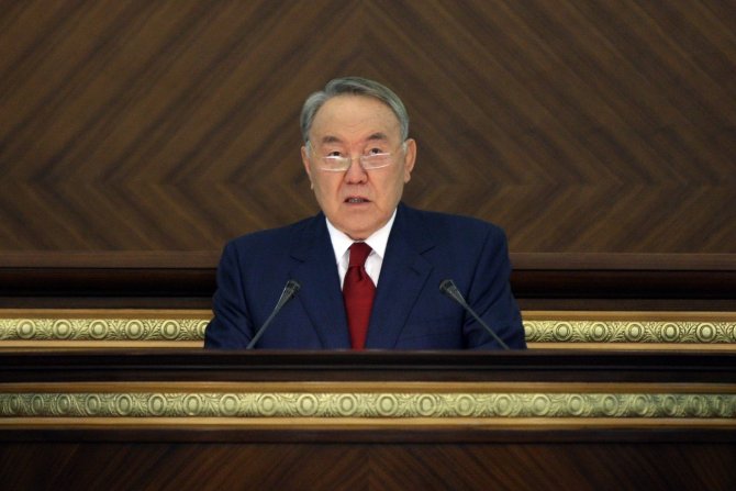 Kazakistan’da meclise giren milletvekilleri için yemin töreni düzenlendi