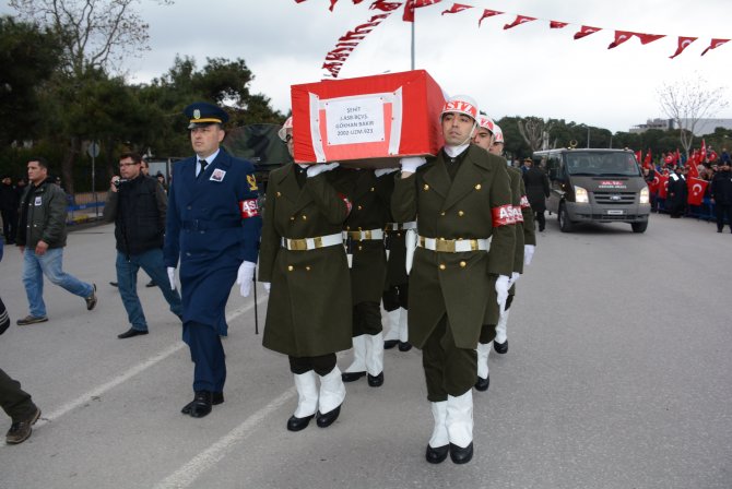 Balıkesirli şehit Astsubay Gökhan Bakır, askeri törenle uğurlandı