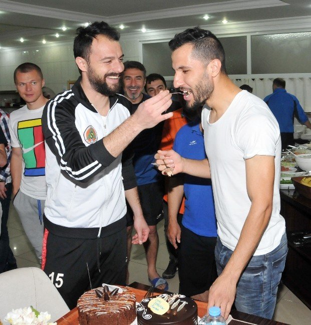 Sinan Özkan’a Doğum Günü Sürprizi