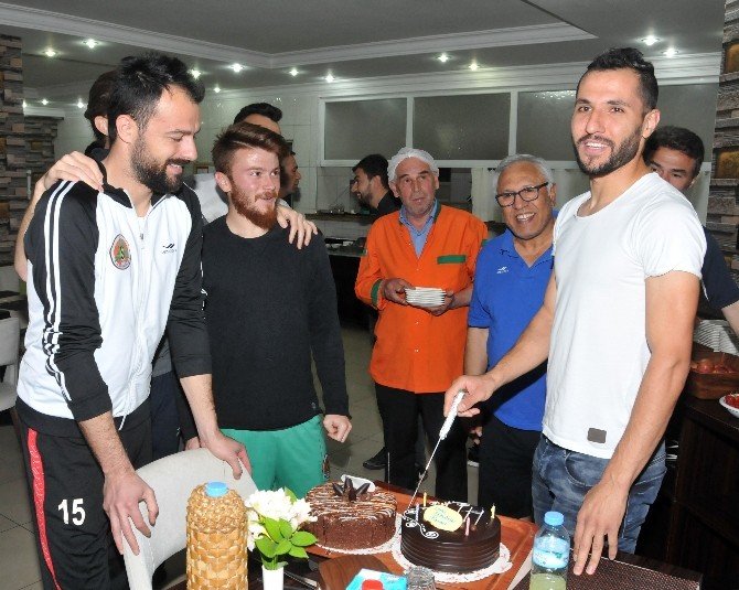 Sinan Özkan’a Doğum Günü Sürprizi