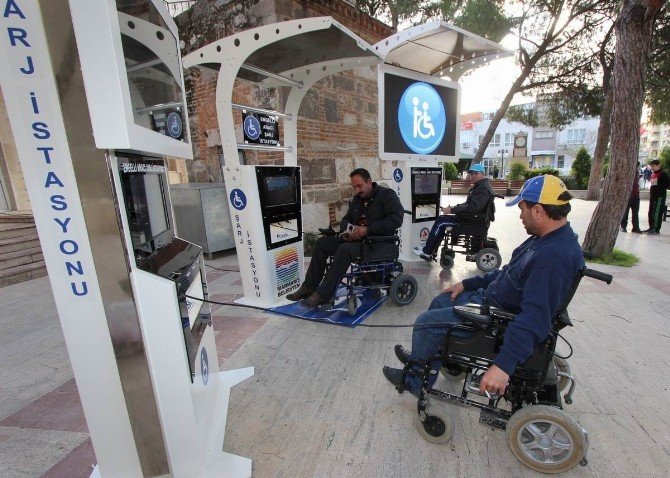 Saruhanlı Belediyesi Engelliler İçin Şarj İstasyonları Kuracak