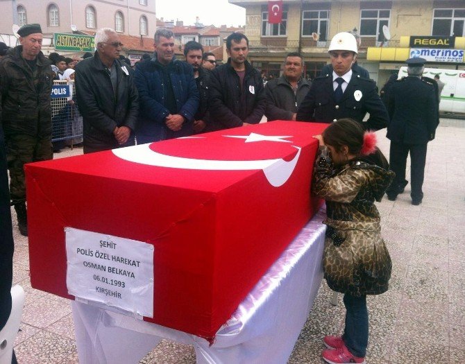 Cumhurbaşkanı Erdoğan Şehit Polisin Cenazesine Katıldı