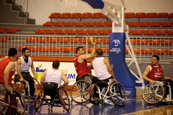 Türkiye Tekerlekli Sandalye Basketbol Milli Takımı, ’Olimpiyat Ve Paralimpik’ Oyunlarına Antalya’da Hazırlanıyor