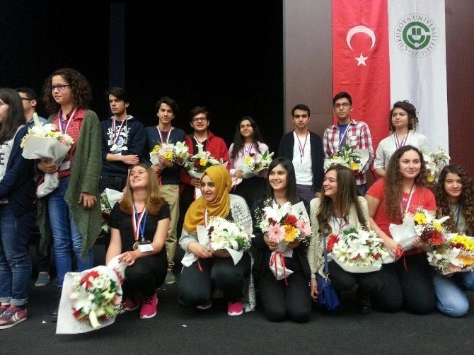 GKV TÜBİTAK’ta Biyoloji Projesiyle Türkiye Finallerinde