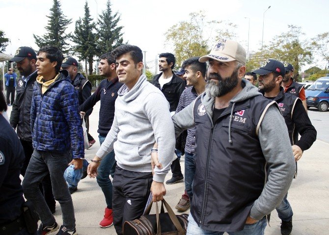 Sur Ve Cizre’de Hendek Kazan Zanlılar Antalya’da Yakalandı