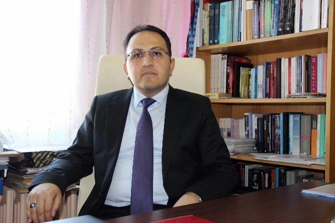 ERÜ Edebiyat Fakültesi Tarih Bölümü Öğretim Üyesi Doç. Dr. Serdar Sakin: