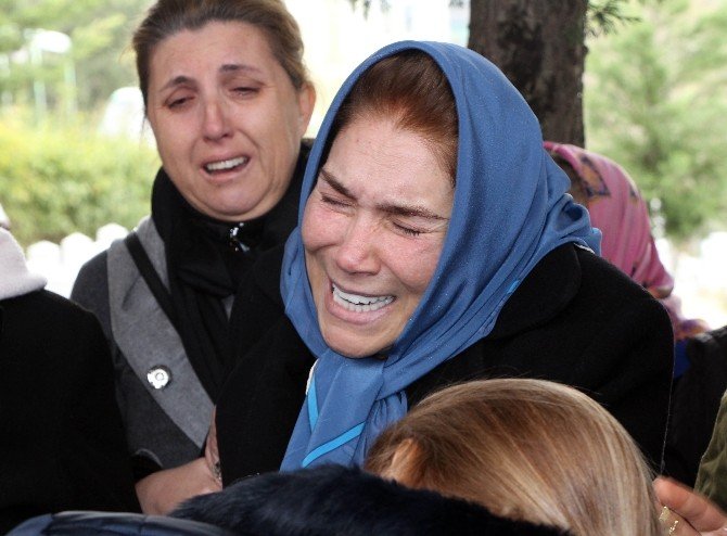 Mezdeke Dans Grubu Üyesi Aynur Kanbur Son Yolculuğuna Uğurlandı
