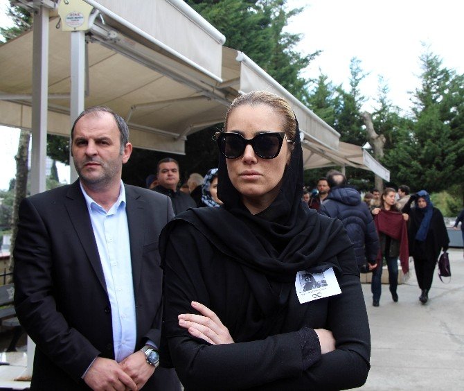 Mezdeke Dans Grubu Üyesi Aynur Kanbur Son Yolculuğuna Uğurlandı