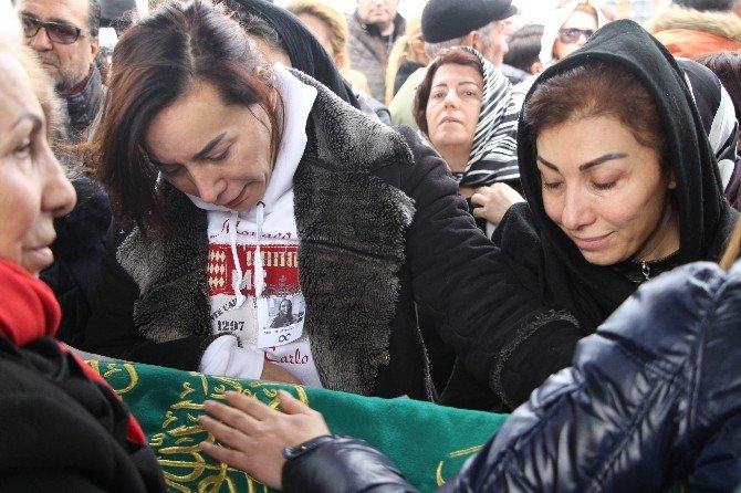 Mezdeke Dans Grubu Üyesi Aynur Kanbur Son Yolculuğuna Uğurlandı