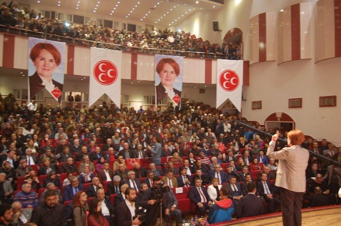 Meral Akşener, Tokat’ta Partililere Seslendi
