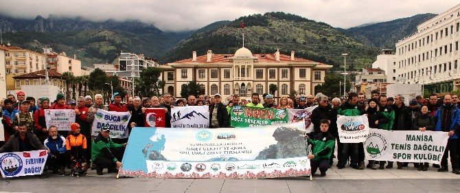 Türk Dağcılar İsmet Ülkeli İçin Spil’e Tırmandı