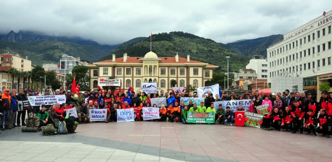 Spil'e tırmanışa Türkiye’nin dört bir yanından 500 sporcu katıldı