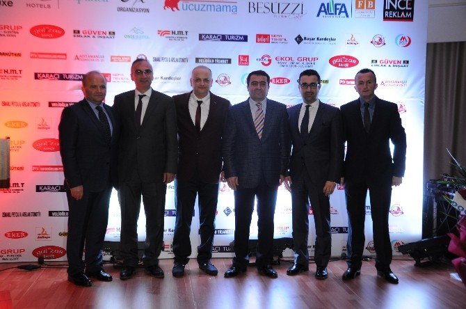 Sapanca Gazetesi “Yılın Enleri” Ödülleri Düzenlen Törenle Sahiplerini Buldu
