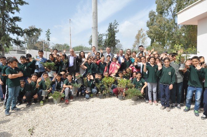 Büyükşehir, Okulların Bahçelerini Ağaçlandırıyor