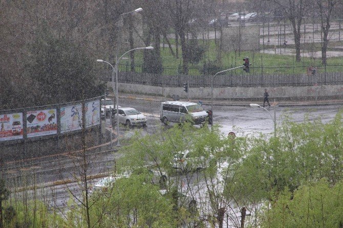 Diyarbakır’da Sağanak Yağış