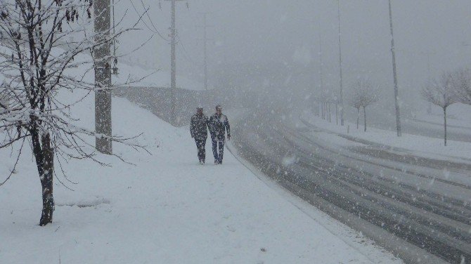 Bitlis’tde Kar Yağışı