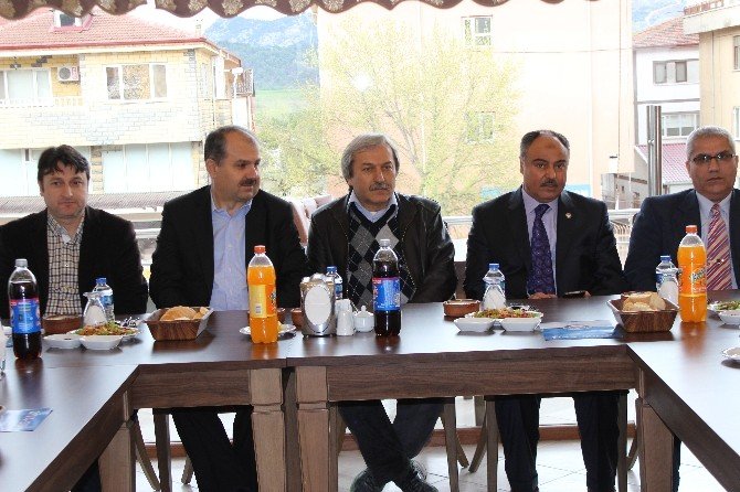 Osmaneli’de DİVA-SEN Üyeleri İstişare Yemeğinde Bir Araya Geldi