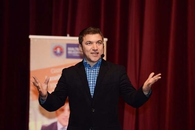 İsmail Küçükkaya “Korkma”yı Maltepeliler İçin İmzaladı