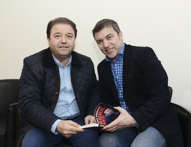 İsmail Küçükkaya “Korkma”yı Maltepeliler İçin İmzaladı