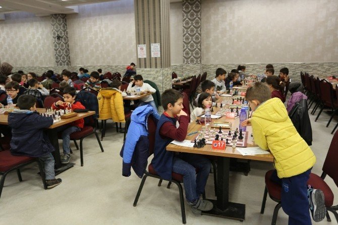 Ödüllü Santranç Turnuvası Serdivan’da Gerçekleşti