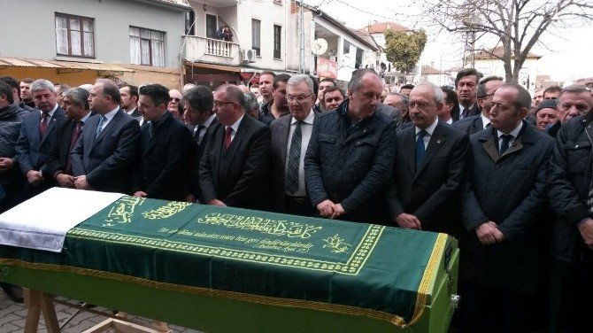 Kılıçdaroğlu Ve Baykal Cenazede Buluştu