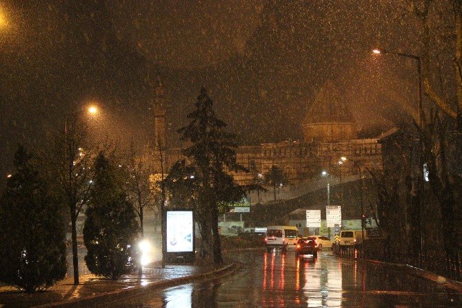 Konya’ya Mart Ayının Sonunda Kar Yağdı