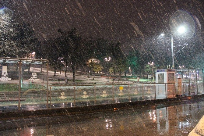 Konya’ya Mart Ayının Sonunda Kar Yağdı