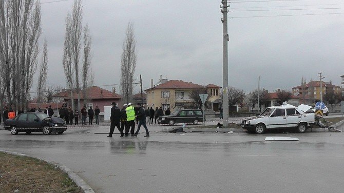 Konya’da Otomobiller Çarpıştı: 6 Yaralı