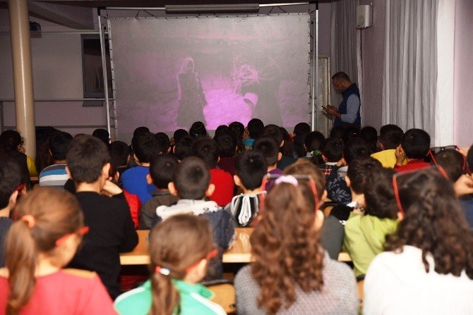 Öğrencilere Çanakkale Ruhu Aşılanıyor