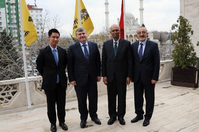 Singapur Büyükelçisi’nden Başkan Akyürek’e Ziyaret