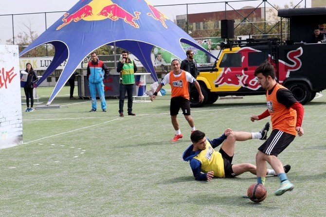 Genç Sporcular Futbol Turnuvasında Buluştu