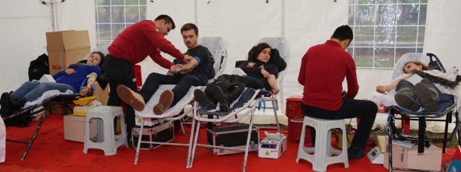 Çukurova Üniversitesi'nden kan bağışına destek