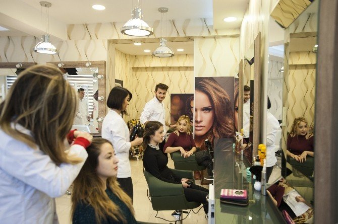 Yunus Emre Meslek Yüksekokulu Yenilenmeye Devam Ediyor